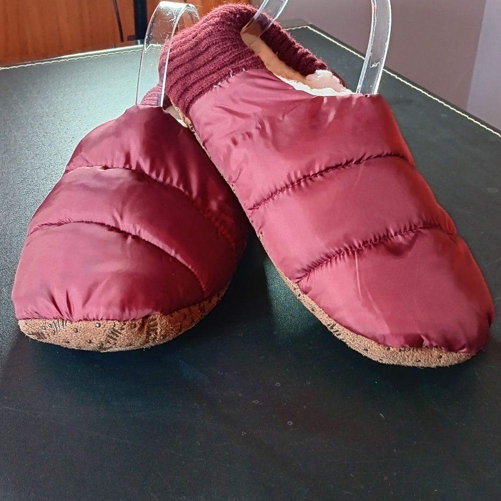 Muk Luks SZ L Maroon Ballerina Slippers Women's Faux Fur Lined Slip Resistant